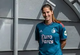 曼城丢三球被费耶诺德追平